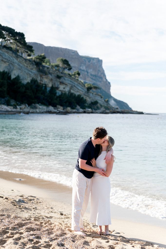 Surprise proposal by the beach in Cassis, South of France
