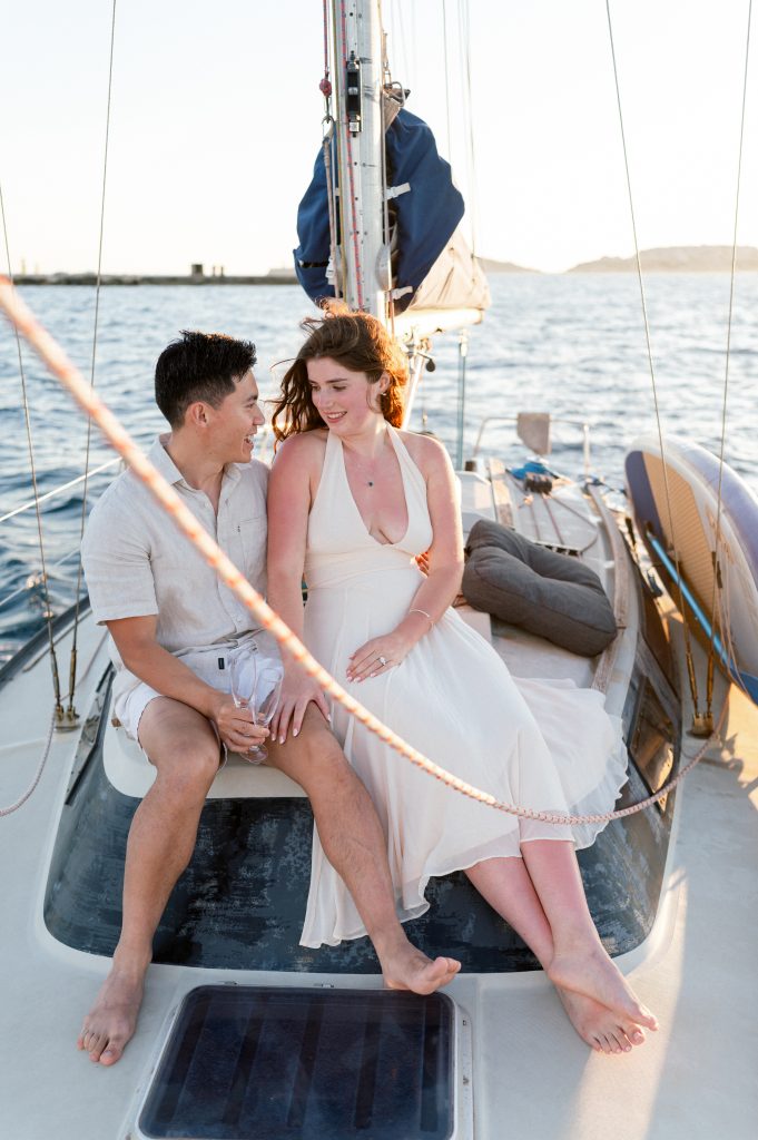 Surprise proposal in Marseille, on a boat