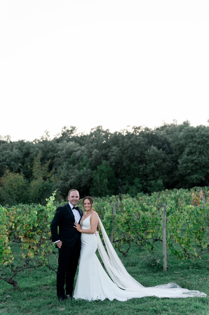 Couple session in the vineyard for this american couple, from the us to the south of france for their wedding