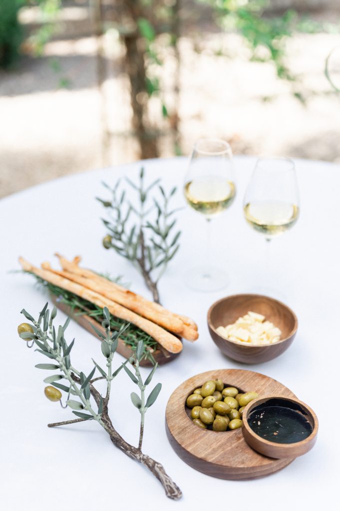 French apéro during a proposal in les baux de provence